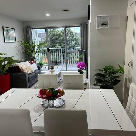 Immaculate 3 Bd 2 Bth Apartment -Free Carpark & Pool Окленд Экстерьер фото