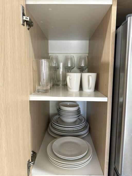 Immaculate 3 Bd 2 Bth Apartment -Free Carpark & Pool Окленд Экстерьер фото