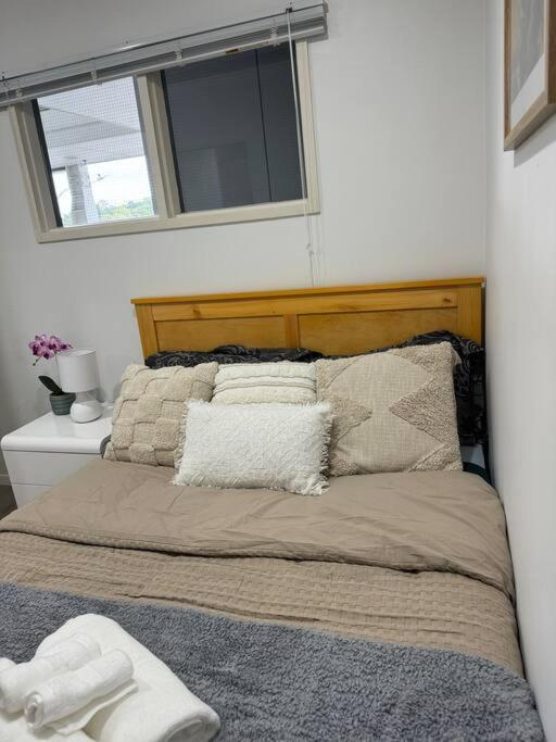 Immaculate 3 Bd 2 Bth Apartment -Free Carpark & Pool Окленд Экстерьер фото