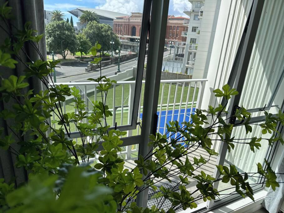 Immaculate 3 Bd 2 Bth Apartment -Free Carpark & Pool Окленд Экстерьер фото